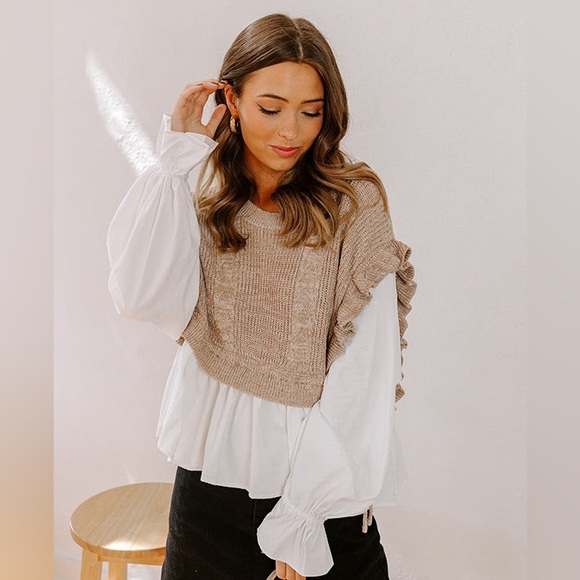 Illa Illa Stylish Tan and White Ruffle Sweater Top - Picture 2 of 12